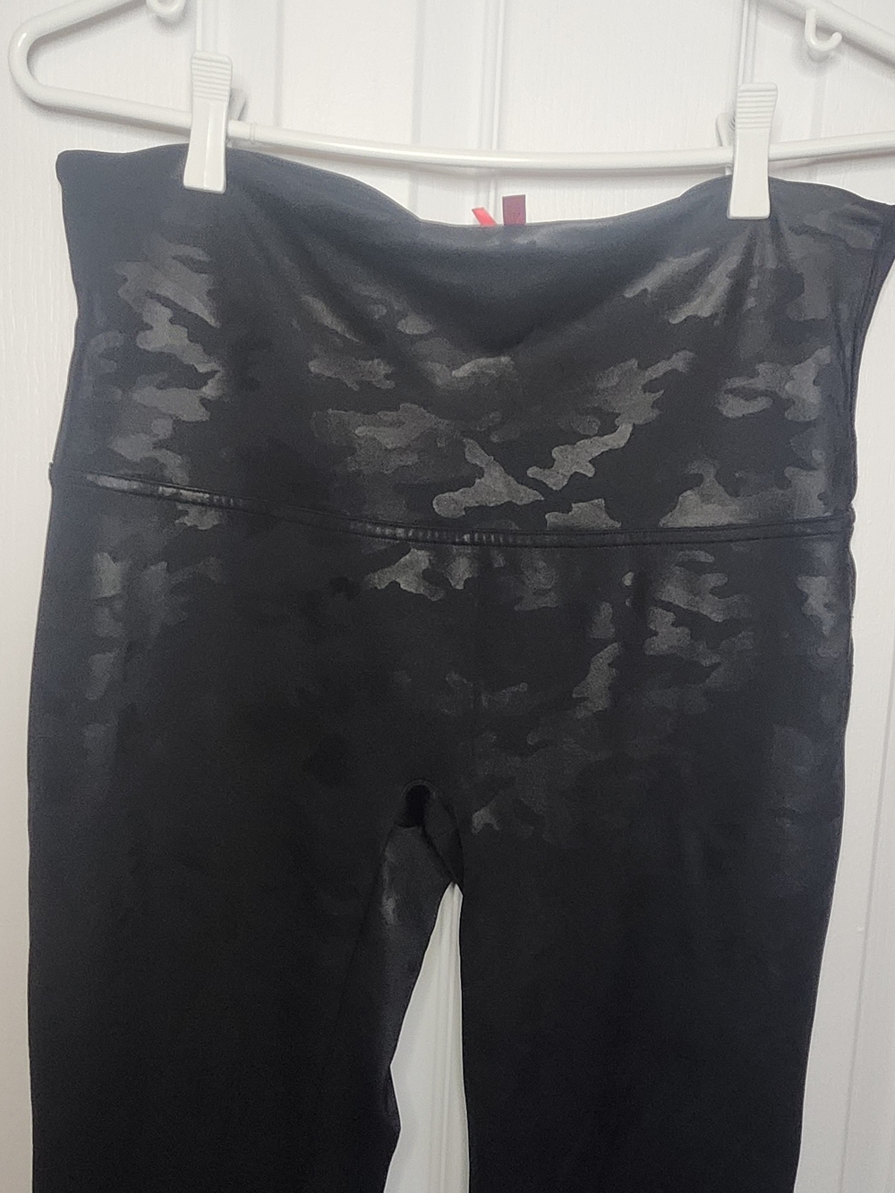 SPANX Black & Gray Shiny Camo High-Waist Leggings Sz 1X - Picture 3 of 5